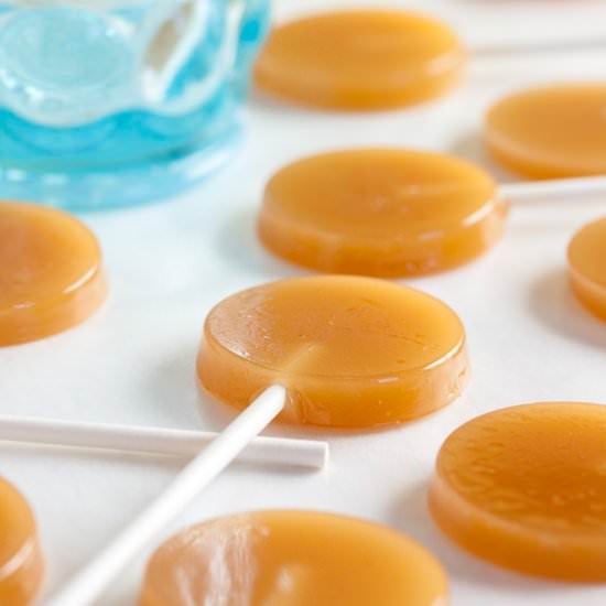 Butterscotch Lollipops - Recipe photo by wannacomewith