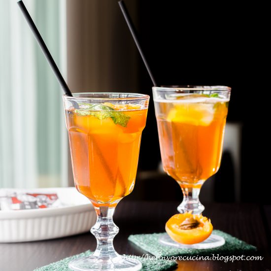 Peach Iced Tea - Recipe photo by Herbivore Cucina