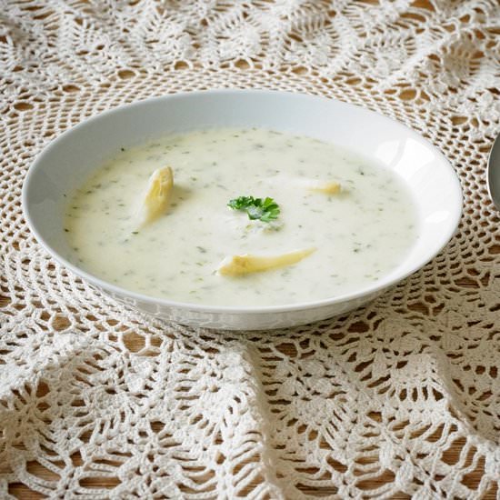 White asparagus soup with chervil - Recipe photo by lacuisinedesimona