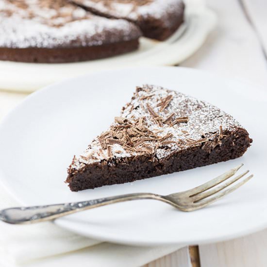 Melt in your mouth chocolate cake - Recipe photo by The Girl Loves To Eat