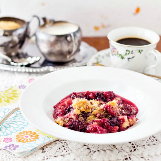 Lavender Mixed Berry Crisp - Recipe photo by onlinepastrychef
