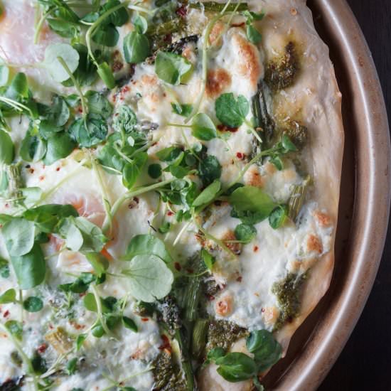 Asparagus, Burrata and Pesto Pizza - Recipe photo by wifromscratch