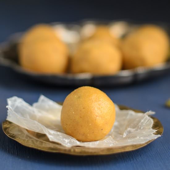 Gram Flour (Besan) Laddu - Recipe photo by MySpicyKitchen