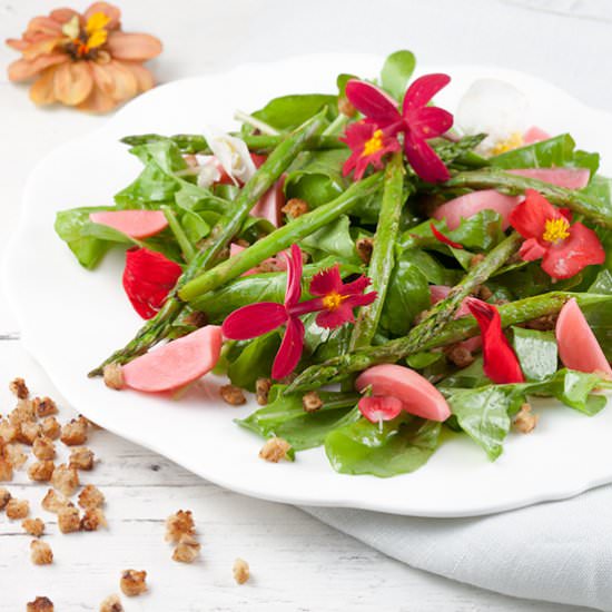 Green Asparagus Salad with Flowers - Recipe photo by ohmydish