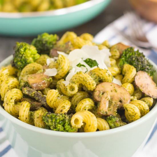 Basil Pesto Pasta - Recipe photo by pumpkinnspice
