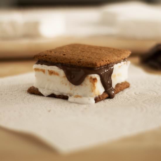 S'mores - Recipe photo by TheBluenosers