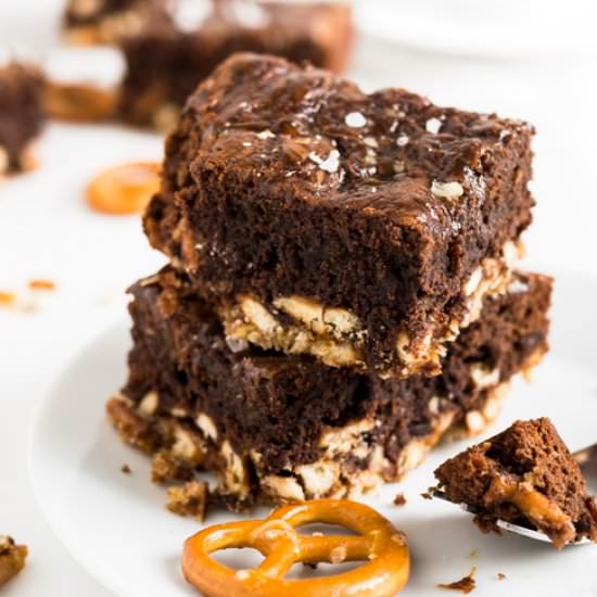 Salted Caramel Pretzel Brownies - Recipe photo by platedcravings