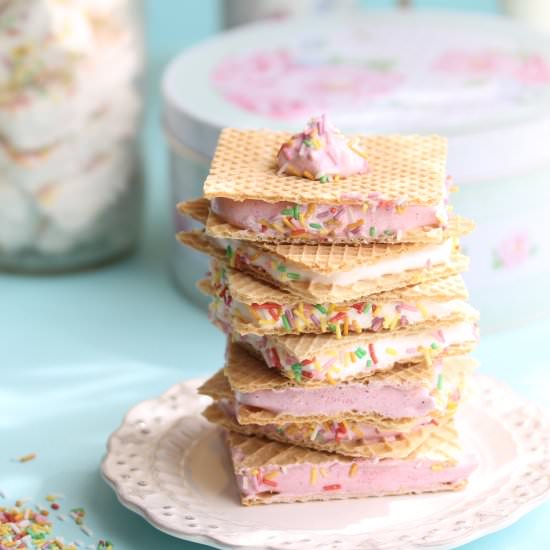 Cranberry marshmallow sandwich - Recipe photo by Boulevard Pink