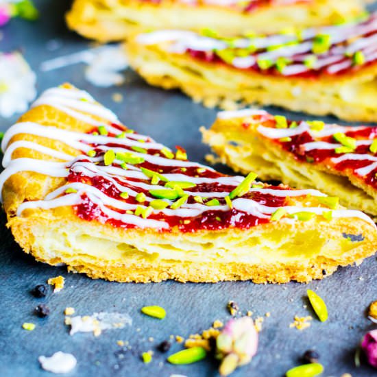 Black Pepper Rose Puff Loaf - Recipe photo by Elegant Meraki
