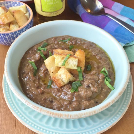 Spanish Lentil Stew - Recipe photo by The Castejons