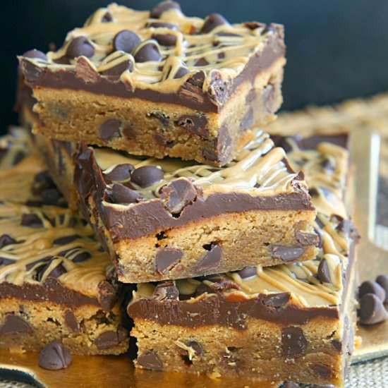 Chocolate Peanut Butter Blondies - Recipe photo by yummycrumble