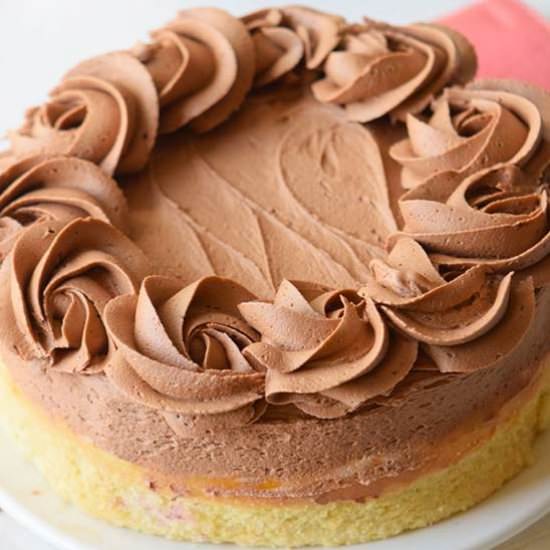 Yellow Cake With Fudge Frosting - Recipe photo by Pizzazzerie