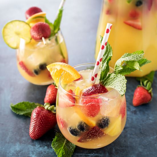Fizzy Pineapple Punch - Recipe photo by The Chunky Chef