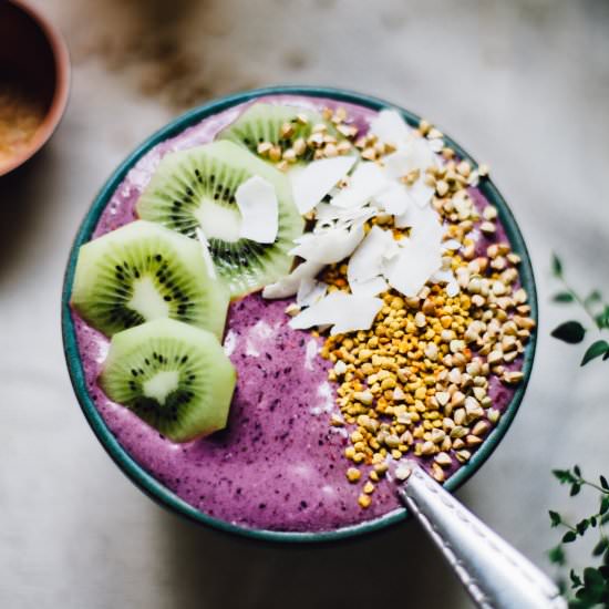 Blackberry Almond Butter Smoothie - Recipe photo by frolic chocolate