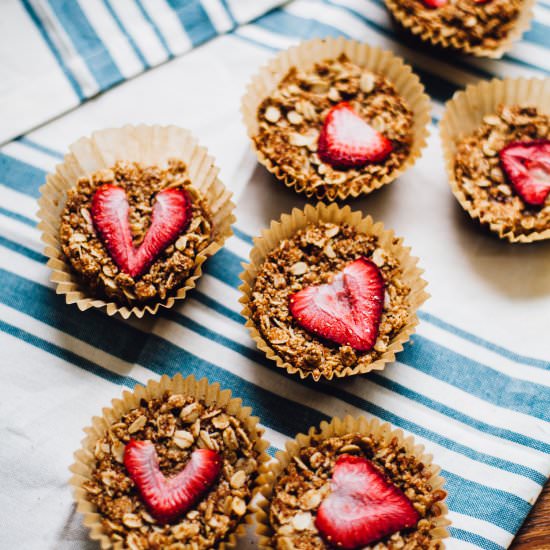 Strawberry Rhubarb Crumble Bites - Recipe photo by frolic chocolate
