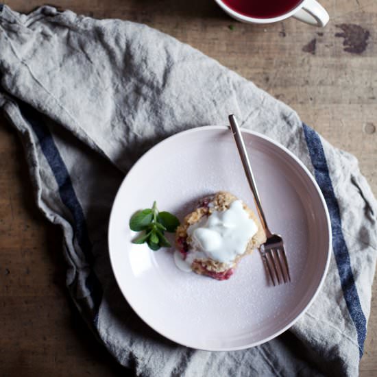 MIXED BERRY CRUMB CAKE - Recipe photo by modestmarce