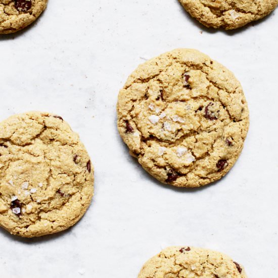 GLUTEN-FREE CHOCOLATE CHIP COOKIES - Recipe photo by yummybeet