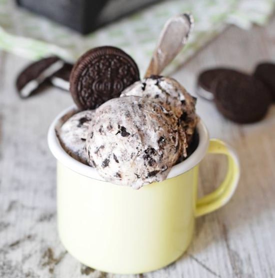 No-Churn Oreo Ice Cream - Recipe photo by KleinesKulinarium