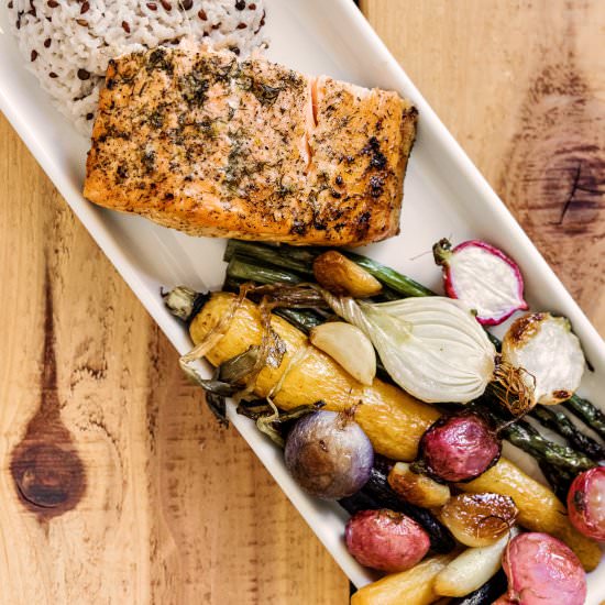 Grilled Lemon Dill Salmon - Recipe photo by intheknowmom
