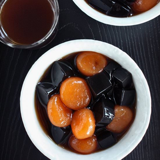 Yam Balls and Grass Jelly in Syrup - Recipe photo by dailycookingquest