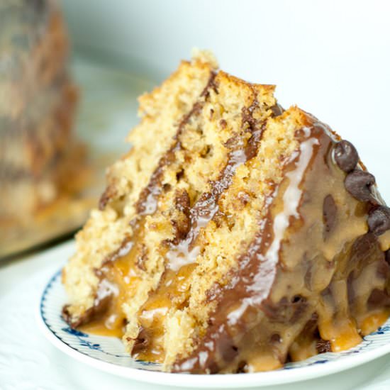 Carmelita Oatmeal Cake - Recipe photo by MamaGourmand