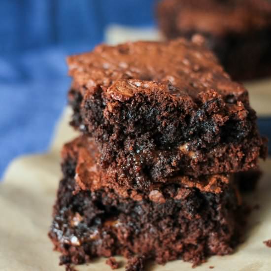 Snickers Chocolate Cake Mix Bars - Recipe photo by Kleinworth &amp; Co