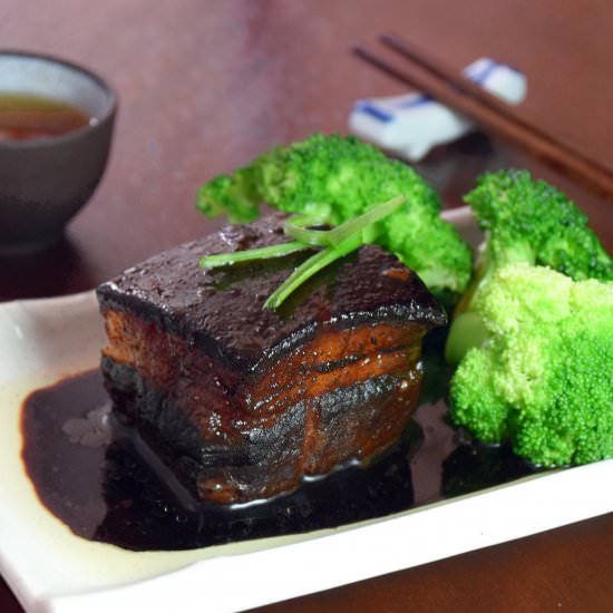 Chinese Braised Pork Belly - Recipe photo by Taste of Asian Food