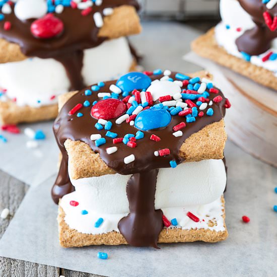 Firework S'mores - Recipe photo by livelaughrowe