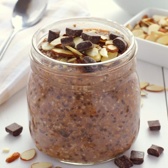 Chocolate Almond Overnight Oats - Recipe photo by busybakerblog