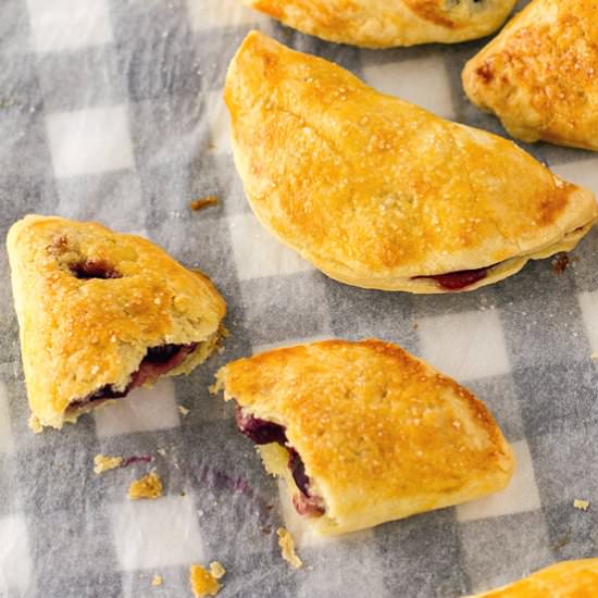 Cherry pirozhki - Recipe photo by pizzarossa