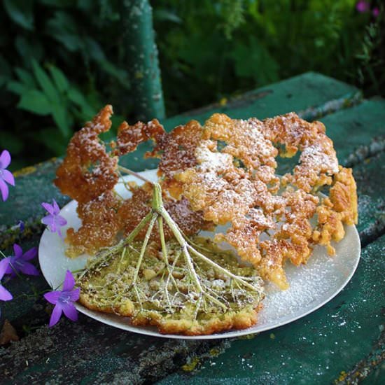 Elderflower Fritters - Recipe photo by lilVienna.com
