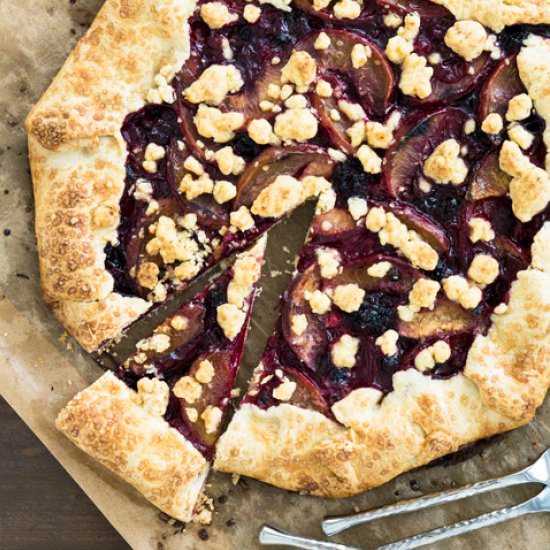 Crostata with Peaches & Berries - Recipe photo by platedcravings