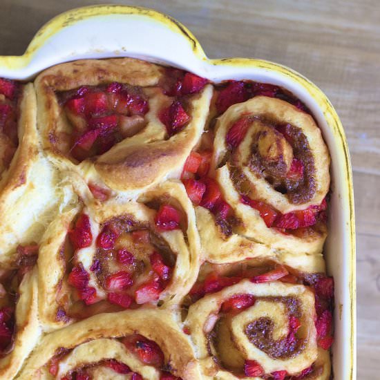 Strawberry Rhubarb Cinnamon Rolls - Recipe photo by KneadingHome