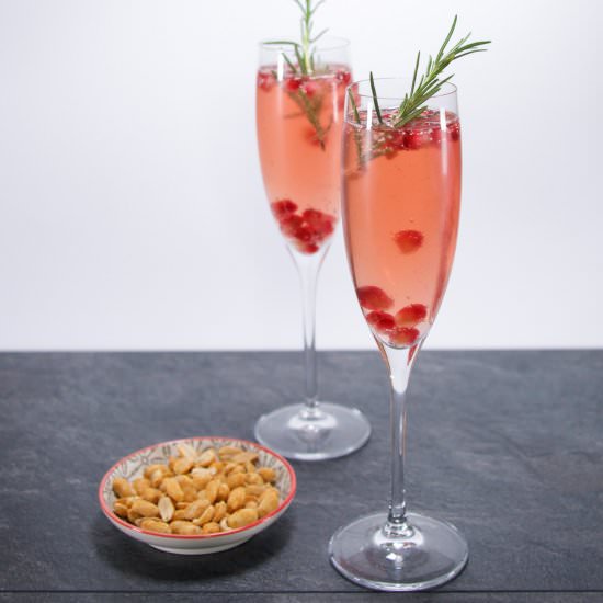 Rosé Sparkling Wine with Rhubarb - Recipe photo by Feuer und Flamme