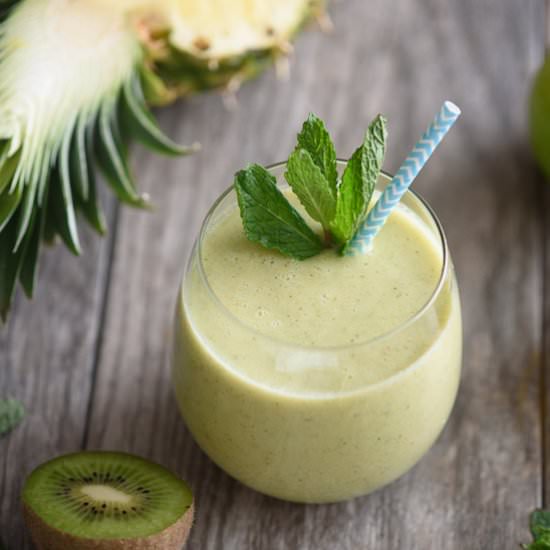 Apple Kiwi Pineapple Mint Smoothie - Recipe photo by Solluna333