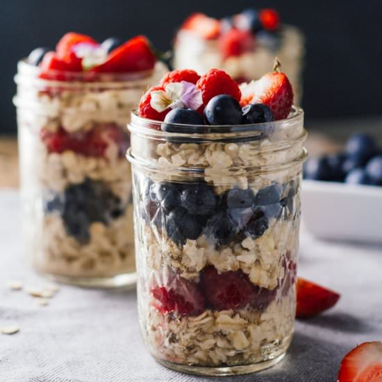 Triple Berry Overnight Oats - Recipe photo by Jar Of Lemons
