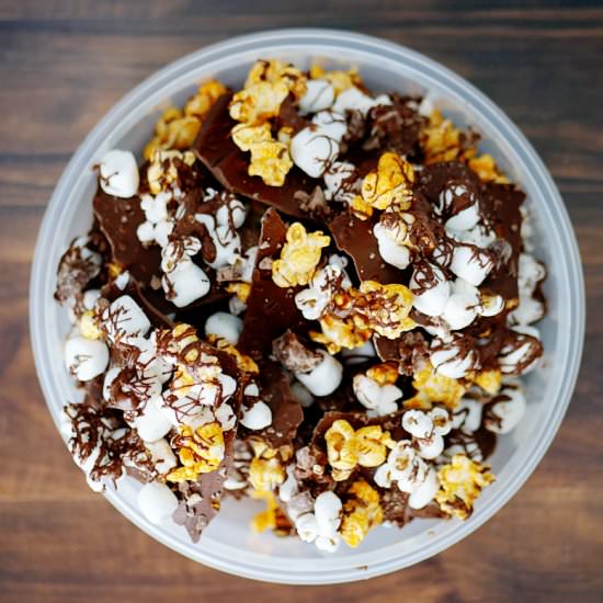 Cheddar & Chocolate Popcorn Bark - Recipe photo by brepea.