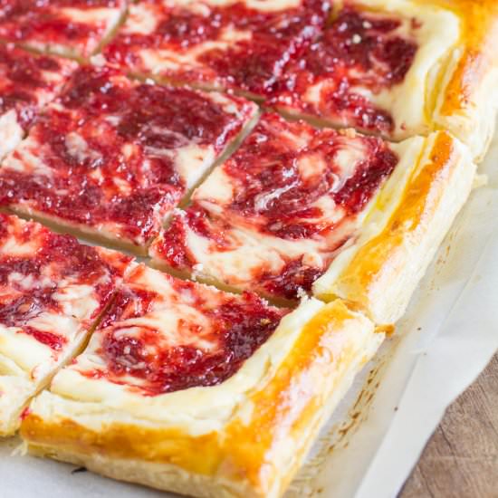 Strawberry Cheesecake Tart - Recipe photo by Shineshka