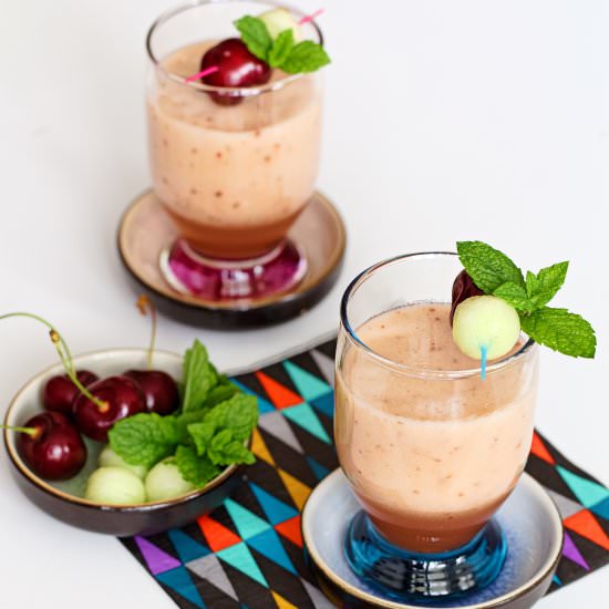 CHERRY MELON SMOOTHIE - Recipe photo by 100 Decors