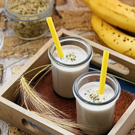 Hemp Coconut Banana Smoothie - Recipe photo by 100 Decors