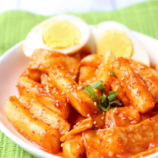 Tteokbokki: Korean Spicy Rice Cakes - Recipe photo by KimchiChick