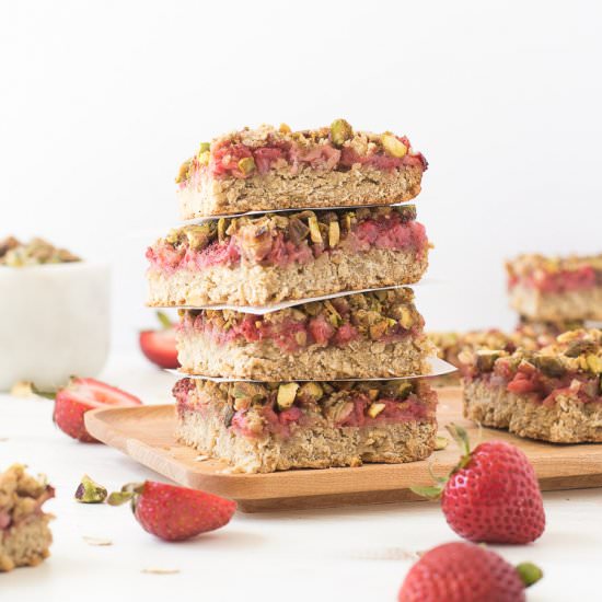 Strawberry Pistachio Chia-Oat Bars - Recipe photo by On The DF