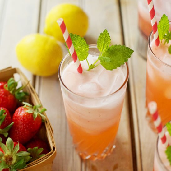 One Minute Strawberry Lemonade - Recipe photo by mrfarmersdaughter