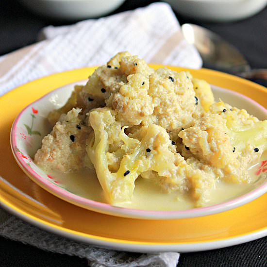 Cauliflower In Poppy Seeds Gravy - Recipe photo by Aromatic Cooking