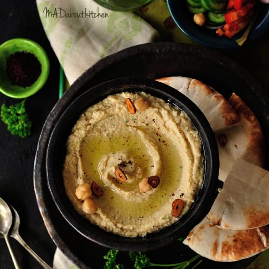 Garlic Hummus - Recipe photo by Madhuri Aggarwal