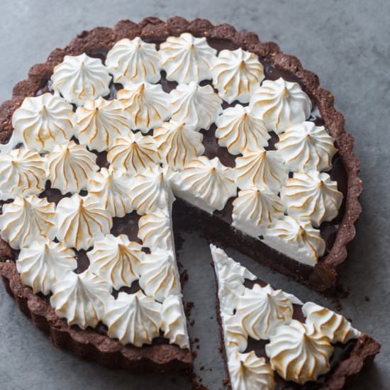 Chocolate-Hazelnut Meringue Pie - Recipe photo by Cuisine Addict