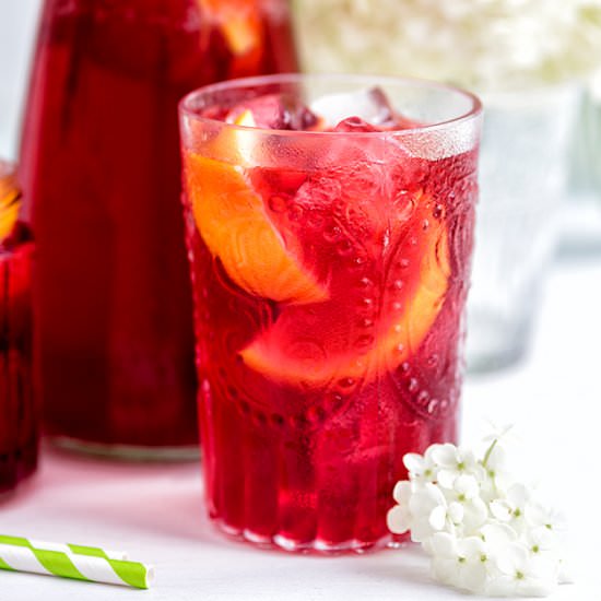 Hibiscus and Redcurrant Iced Tea - Recipe photo by supergoldenbakes