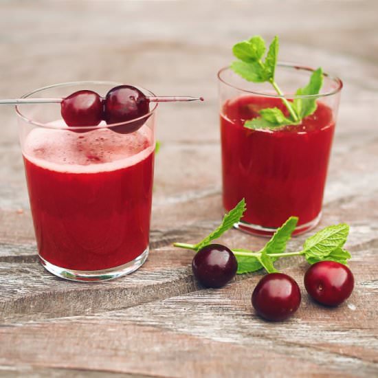 Homemade Cherry Mint Ice Tea - Recipe photo by Samieze