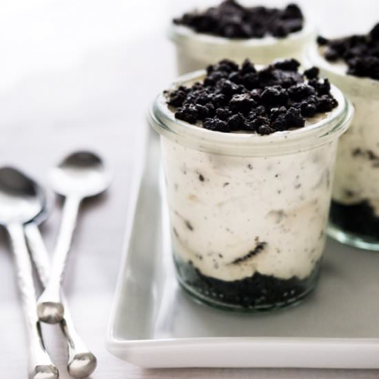 Oreo No Bake Cheesecake Parfaits - Recipe photo by platedcravings
