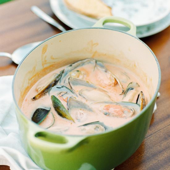 Mussels in tomato creamy sauce - Recipe photo by suvellecuisine